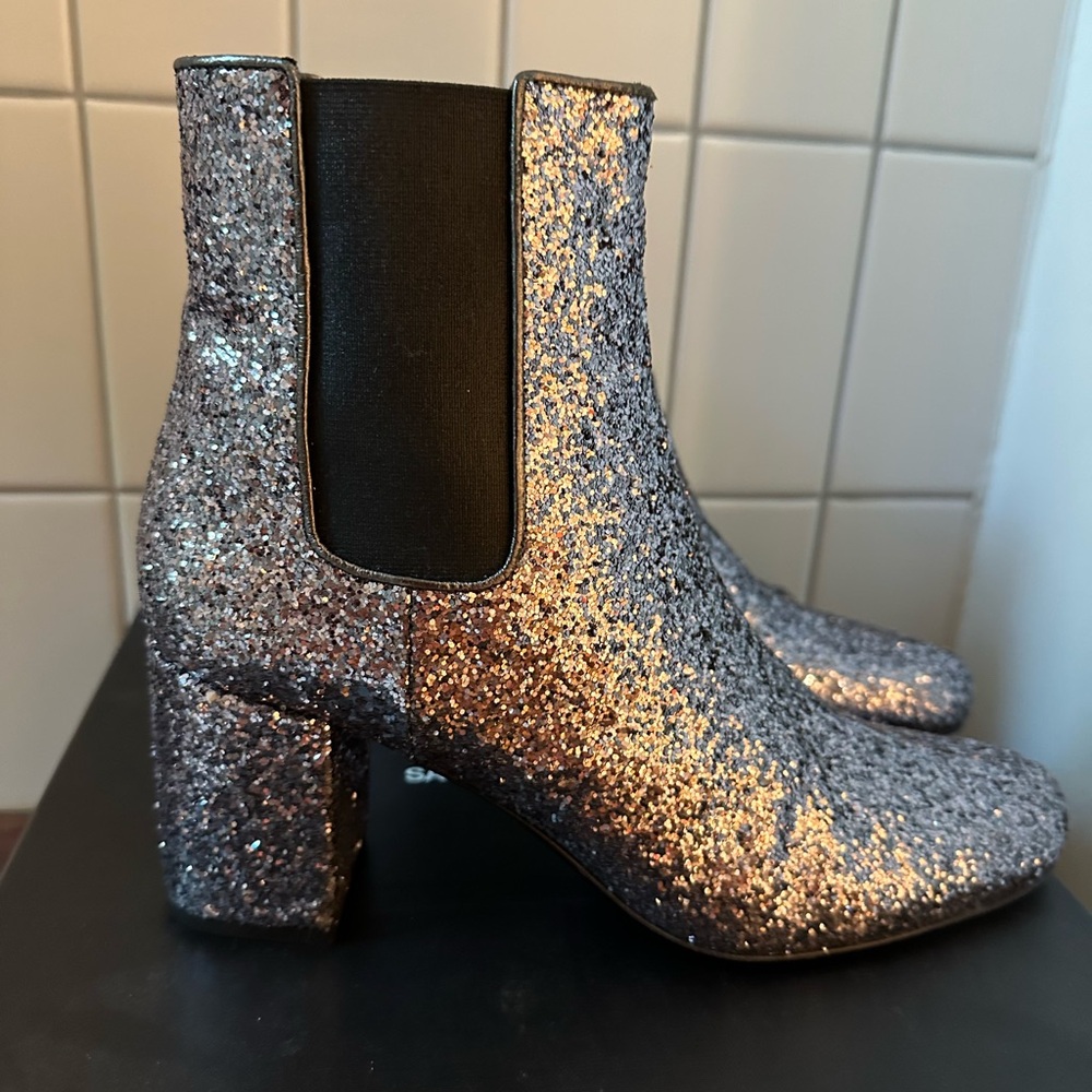 Brand new Saint Laurent Glitter Chelsea Boots, never worn! - Picture 7 of 12
